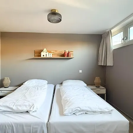 בית נופש Jachtzicht By Droomvilla *